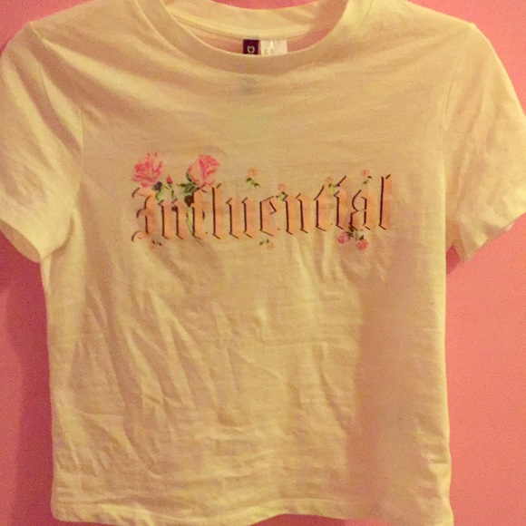 H&M White Tee - Picture 2 of 3